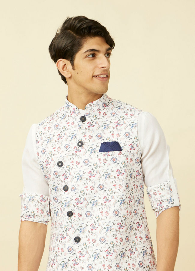 alt message - Manyavar Men Bright White Floral Patterned Jacket Set image number 0